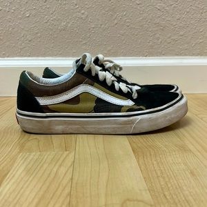 Camouflage Vans off the wall Old Skool style